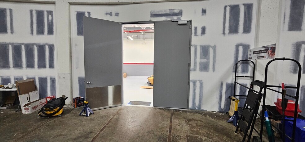 More Photos Of 45B Miry Brook Rd, Danbury Manufacturing For Sale