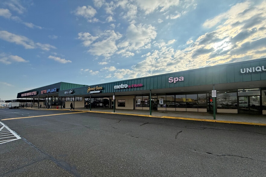 More Photos Of 7702-7794 Marlboro Pike, Forestville Unknown For Lease