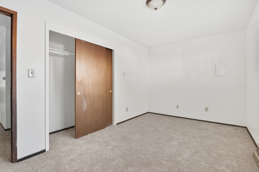 More Photos Of 21833 7th Ave S, Des Moines Apartments For Sale