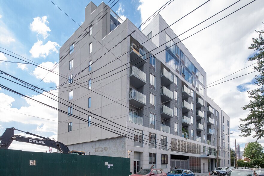 More Photos Of 31-57 Vernon Blvd, Long Island, Long Island City Apartments For Lease