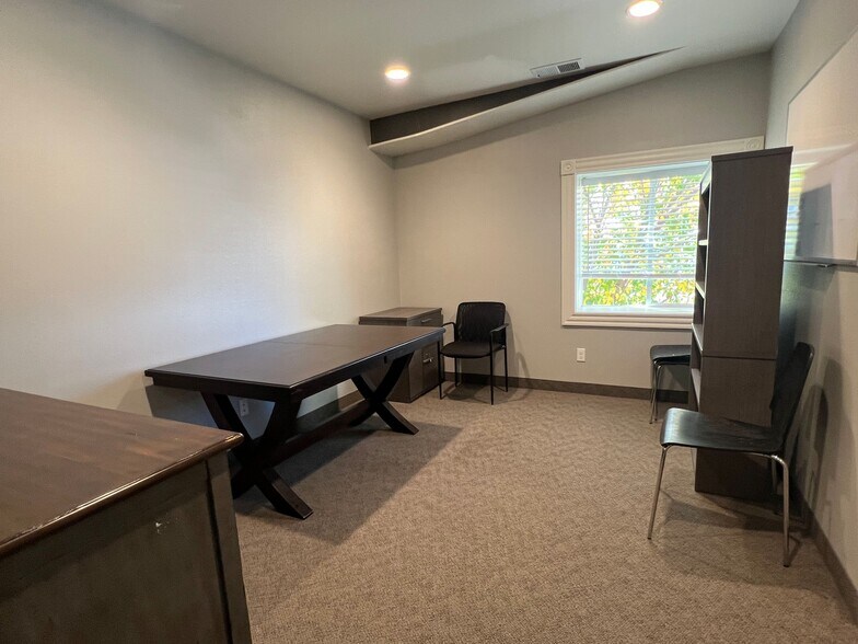 More Photos Of 800 S Stockton Ave, Ripon Warehouse For Lease