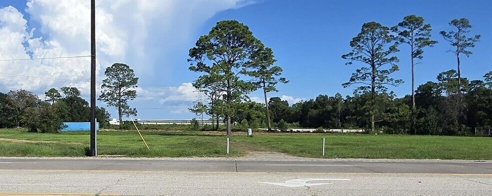 More Photos Of 6822 N Highway 146, Baytown Land For Sale