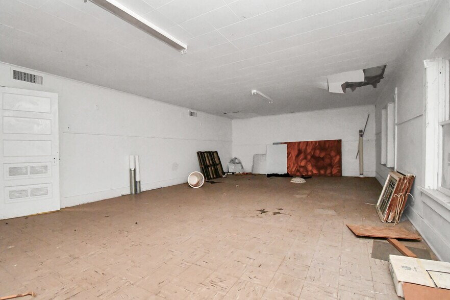 More Photos Of 2728 Kentucky St, Baytown Religious Facility For Sale