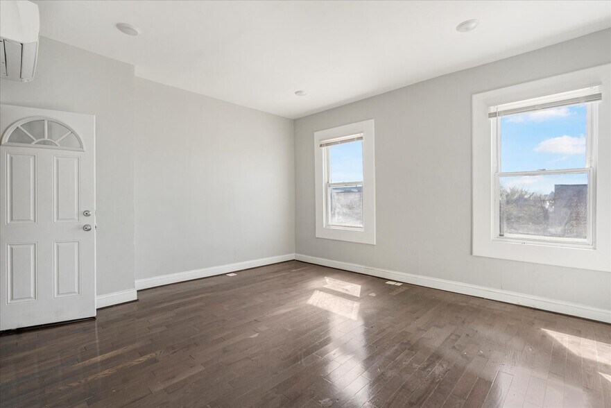 More Photos Of 204 E 25th St, Baltimore Office For Sale