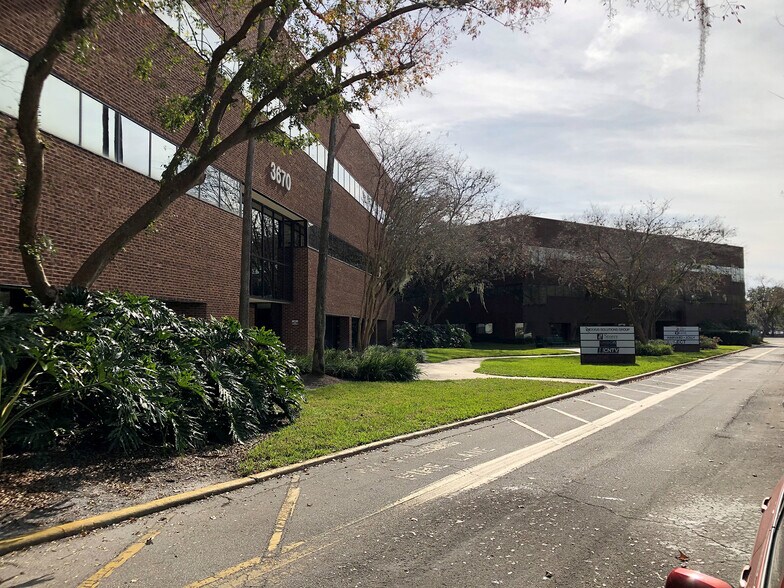 More Photos Of 3670 Maguire Blvd, Orlando Office For Lease