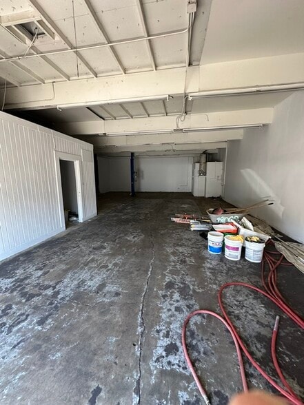 More Photos Of 662-672 Enterprise St, Escondido Warehouse For Lease