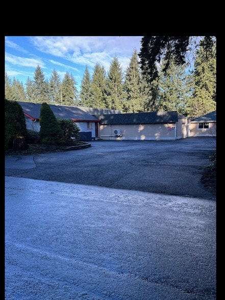 More Photos Of 9709 124th St E, Puyallup Specialty For Lease