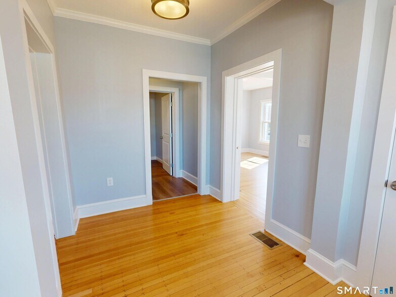 More Photos Of 132 Boston Post Rd, East Lyme Freestanding For Lease