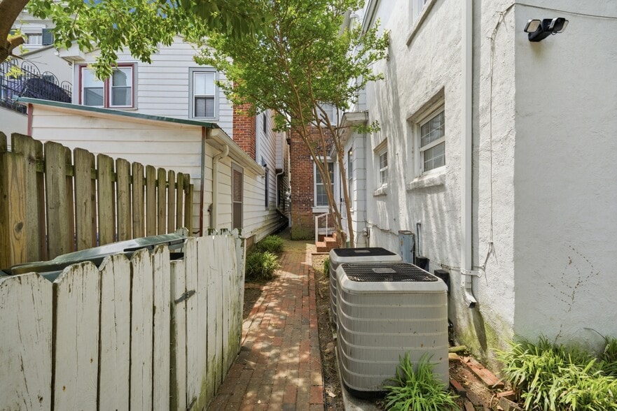 More Photos Of 367 Middle St, Portsmouth Apartments For Sale