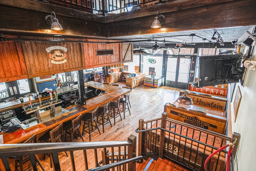 More Photos Of 209 W Congress St, Savannah Restaurant For Sale