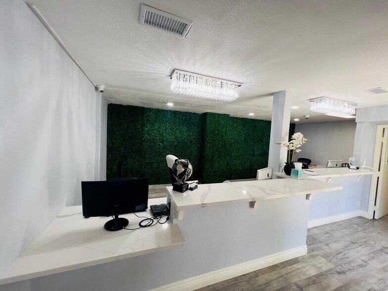 More Photos Of 867 W Lancaster Blvd, Lancaster Medical For Lease