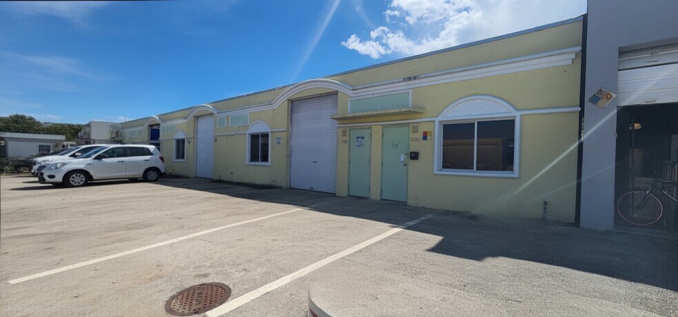 Primary Photo Of 2324 NW 30th Ct, Oakland Park Warehouse For Lease