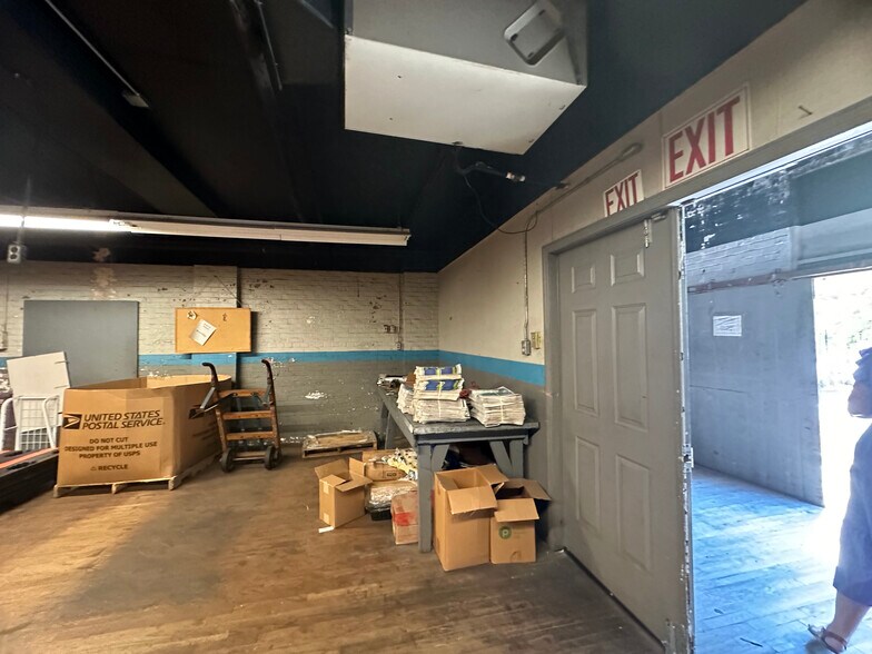 More Photos Of 25 N Main St, Moultrie Office For Sale