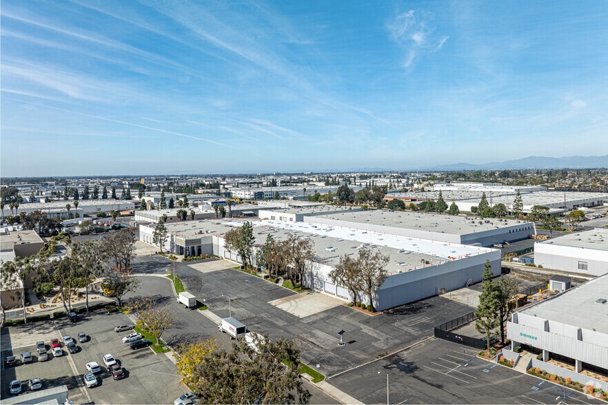 More Photos Of 14647-14667 Northam St, La Mirada Warehouse For Lease