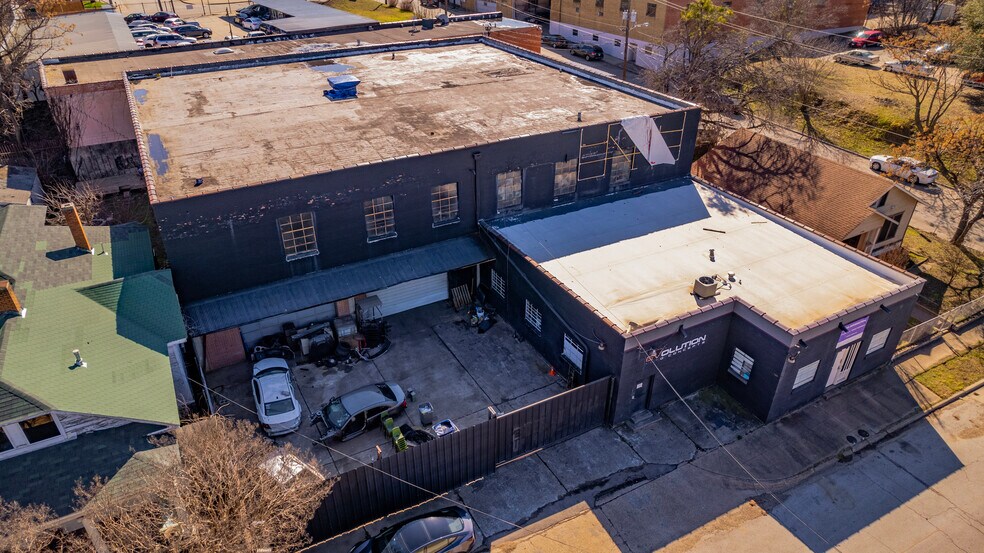 More Photos Of 1204 Powhattan St, Dallas Industrial For Sale