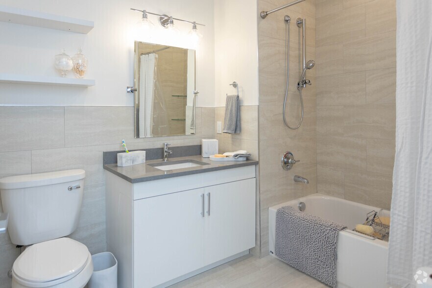 More Photos Of 1000 New York Ave, Huntington Station Apartments For Lease