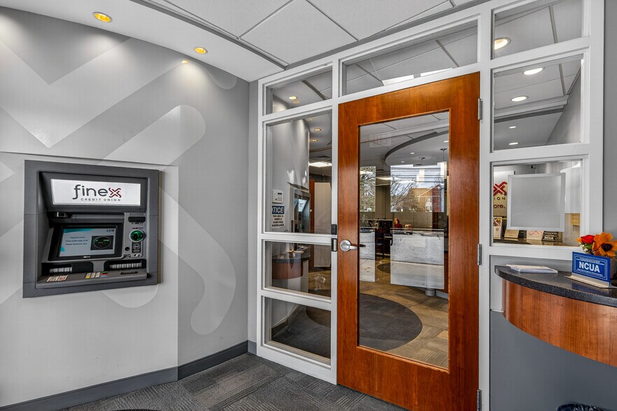 More Photos Of 60-62 Hyde Ave, Vernon Storefront Retail Office For Sale