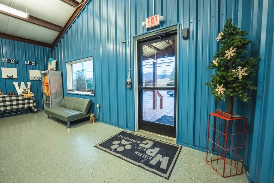 More Photos Of 19462 Lee Hwy, Abingdon General Retail For Sale