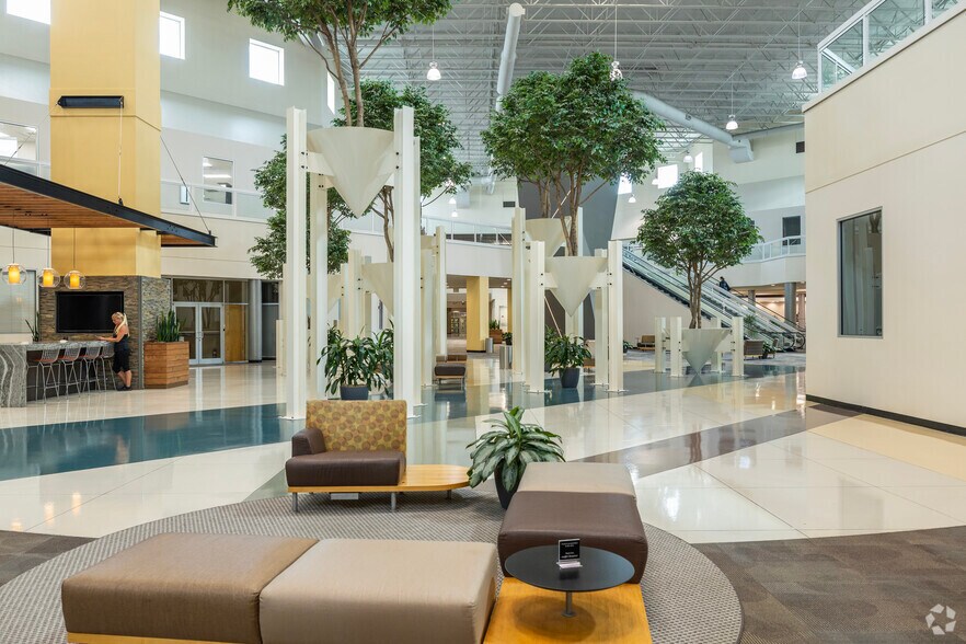 More Photos Of 5701 E Hillsborough Ave, Tampa Office For Lease