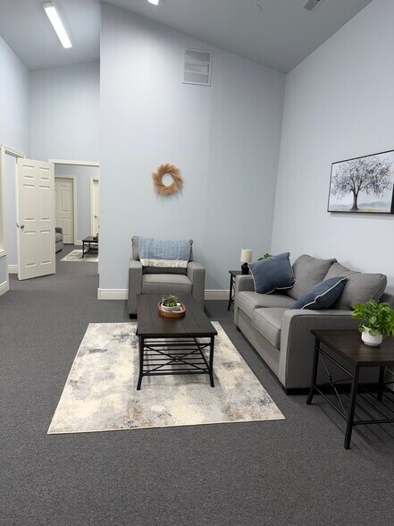 More Photos Of 2708-2722 S Redwood Rd, Salt Lake City Office For Lease