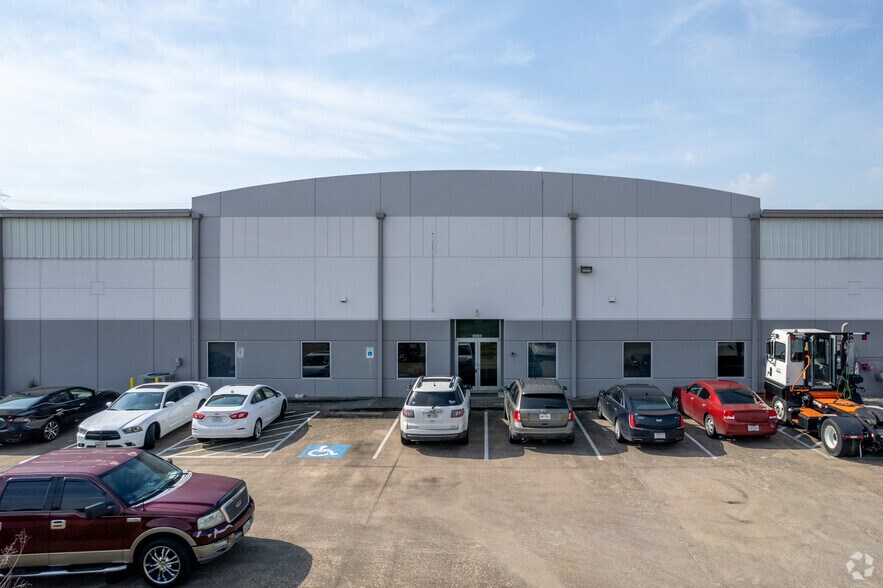 More Photos Of 10100 Porter Rd, La Porte Warehouse For Lease