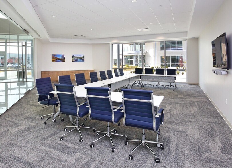 More Photos Of 8560 Belleview Dr, Plano Unknown For Lease