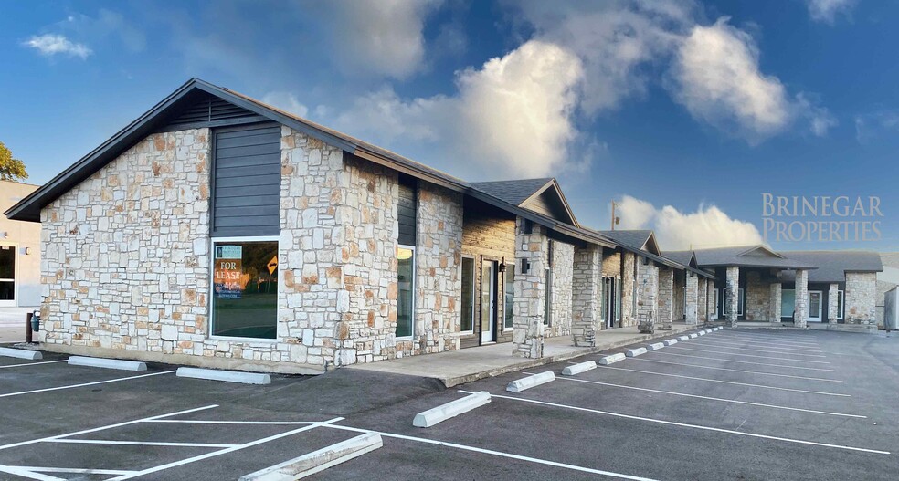 Primary Photo Of 2007 N Mays St, Round Rock Office For Sale