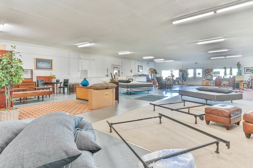 More Photos Of 3506 Springs Rd, Hickory Freestanding For Sale