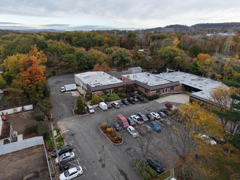 More Photos Of 750 W Nyack Rd, West Nyack Warehouse For Lease