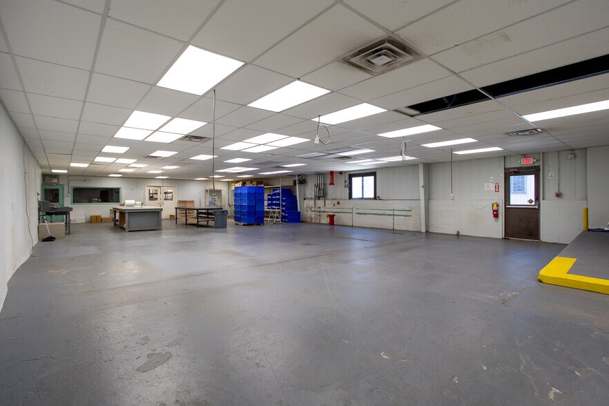 More Photos Of 125 Pecks Rd, Pittsfield Warehouse For Sale