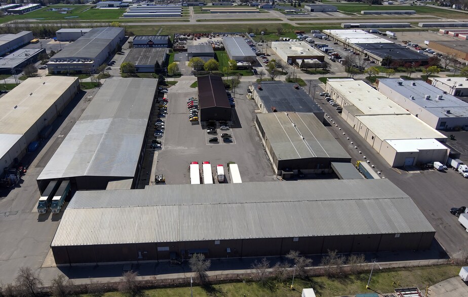 More Photos Of 8400 Ronda Dr, Canton Warehouse For Lease