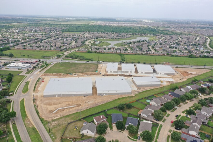 More Photos Of 21211 Clay Rd, Katy Warehouse For Lease