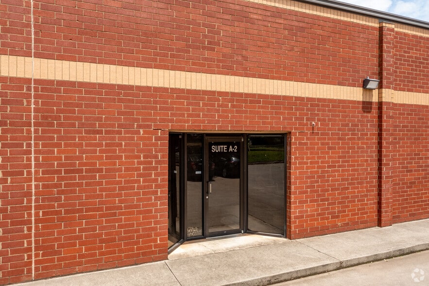 More Photos Of 6820 Meadow Ridge Ct, Alpharetta Light Manufacturing For Lease