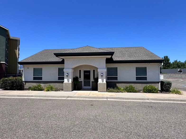 Primary Photo Of 3570 Santa Rosa Way, Redding Medical For Lease