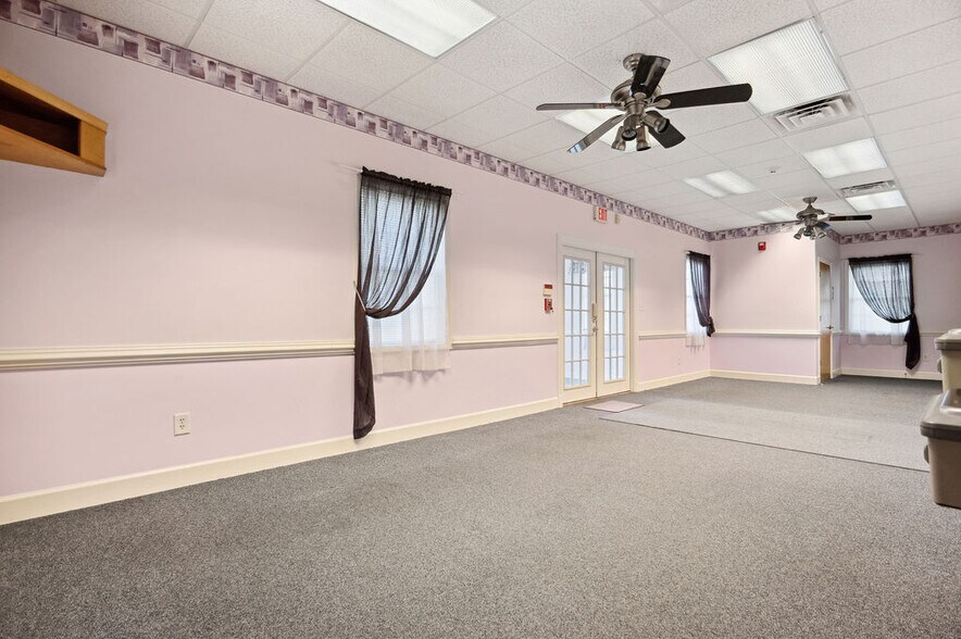 More Photos Of 43 Office Park Dr, Jacksonville Medical For Lease