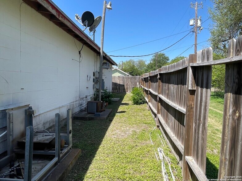 More Photos Of 1230 E Santa Gertrudis, Kingsville Freestanding For Sale