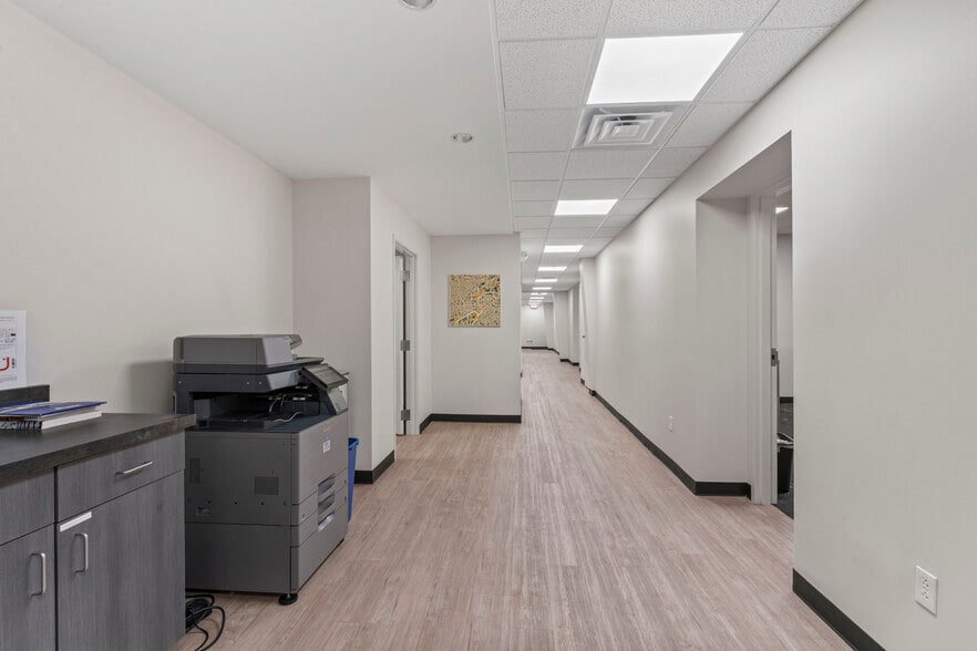 More Photos Of 4600 E Martha Truman Rd, Grandview Warehouse For Lease