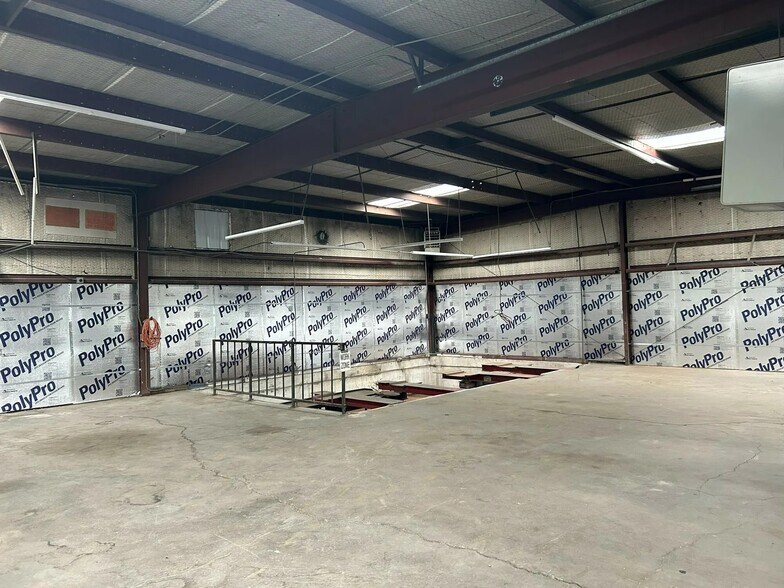 More Photos Of 2008 S Wilson St, Amarillo Auto Repair For Lease