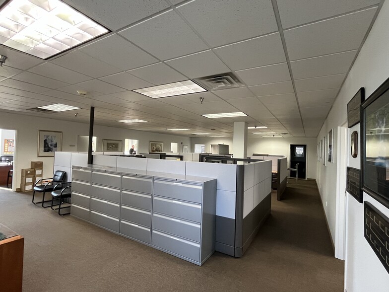 More Photos Of 401 Technology Dr, Canonsburg Light Distribution For Sale