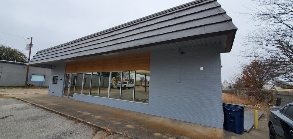 Primary Photo Of 718 E Main St, Allen Freestanding For Lease