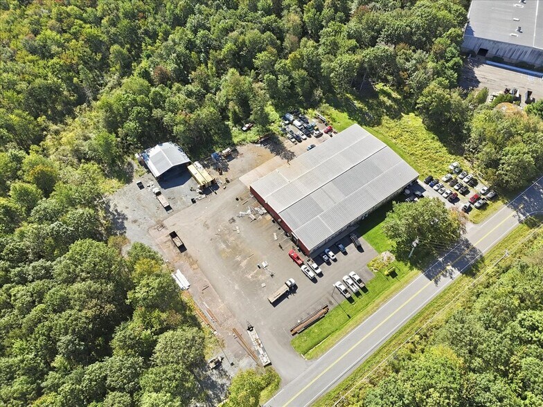 More Photos Of 405 Industrial Park Dr, Mount Pocono Warehouse For Sale