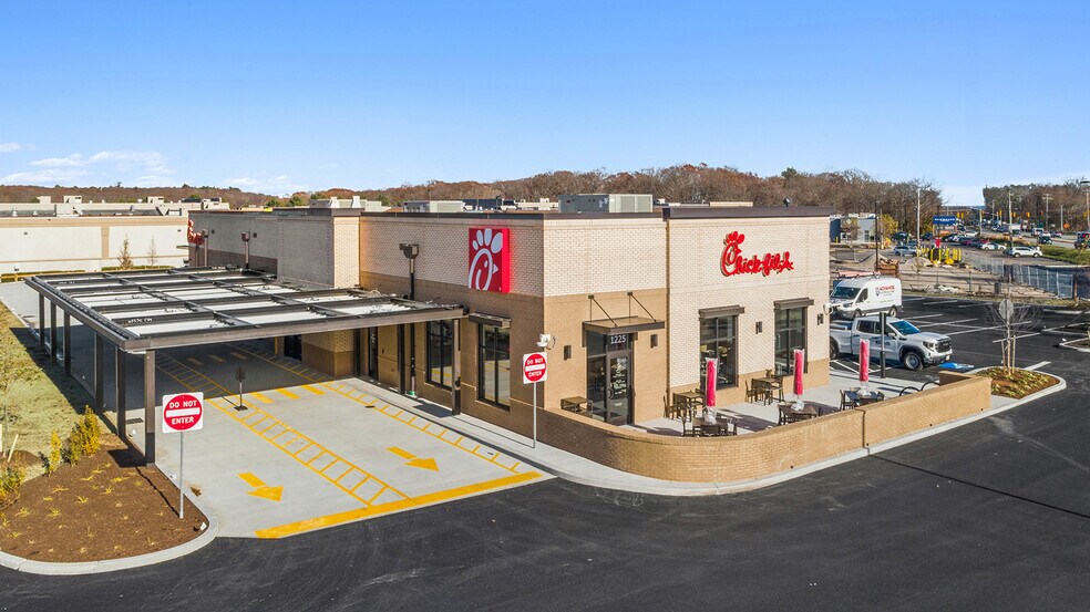 Primary Photo Of 1225 Division St st, East Greenwich General Retail For Sale