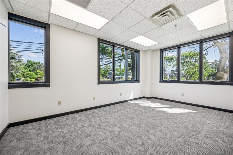 More Photos Of 775 Mountain Blvd, Watchung Office For Lease
