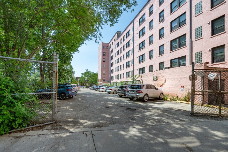 More Photos Of 1522 W Morse Ave, Chicago Land For Sale