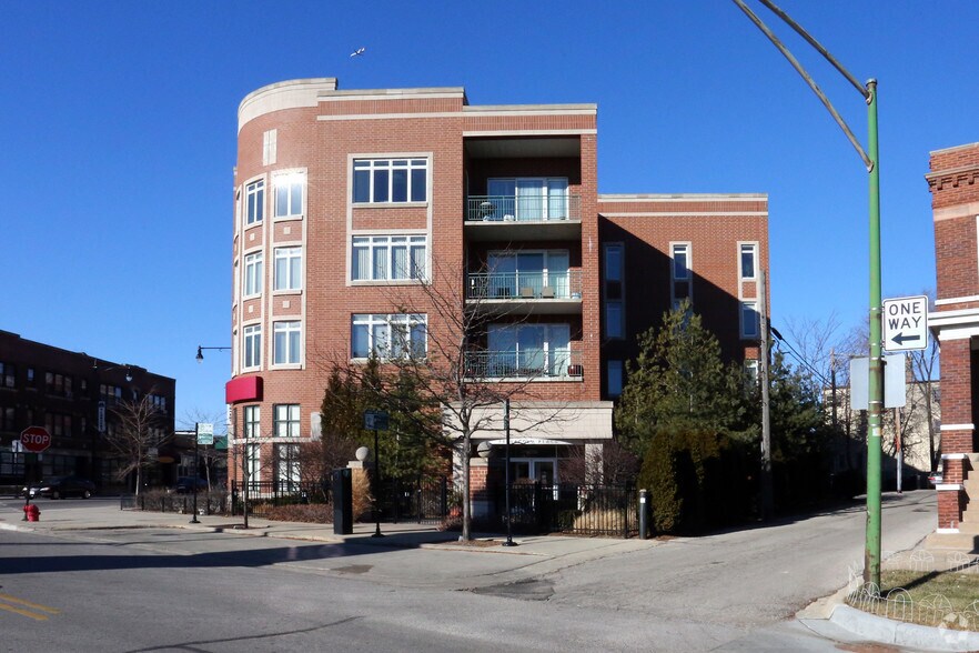 More Photos Of 4357-4357 N Milwaukee Ave, Chicago Apartments For Lease