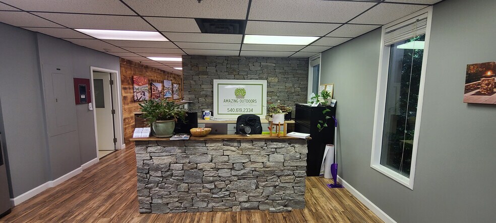 More Photos Of 310 N 21st St, Purcellville Manufacturing For Lease