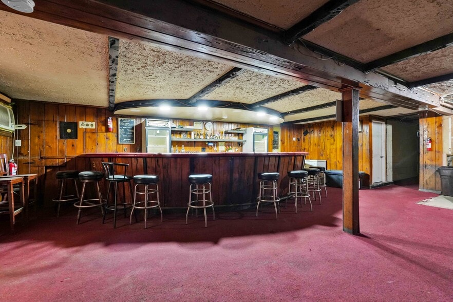 More Photos Of 5224 35th St, Long Island City Light Distribution For Sale