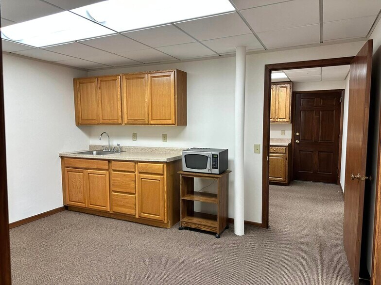 More Photos Of 6314 Odana Rd, Madison Office For Lease