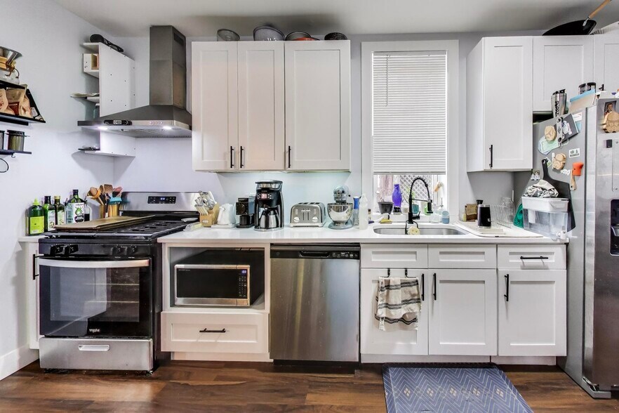 More Photos Of 932 N Richmond St, Chicago Multifamily For Sale