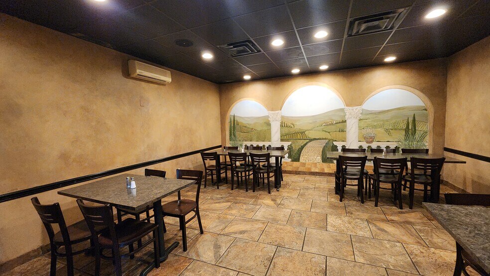 More Photos Of 6 Radcliffe Dr, Moosic Restaurant For Sale